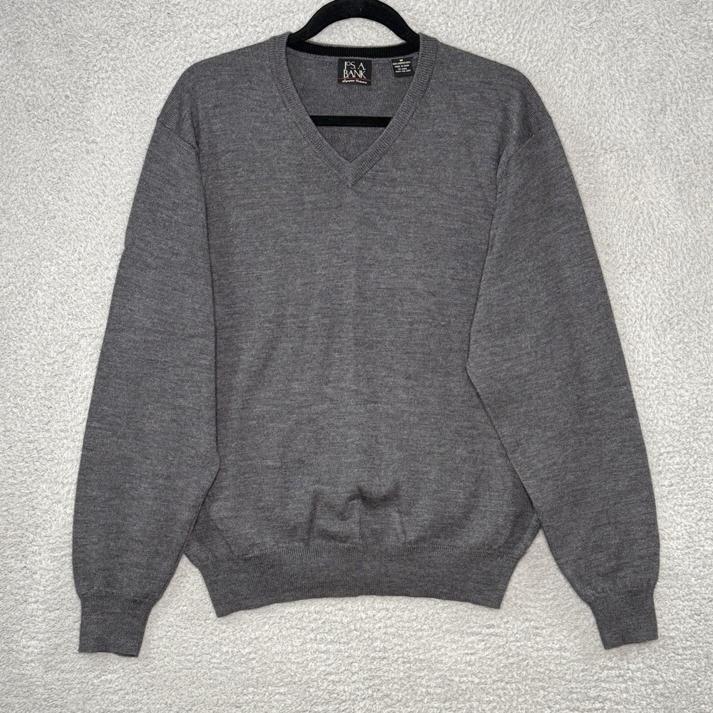 Jos A Bank Signature Collection Grey 100% Merino Wool VNeck Sweater Soft Stretch